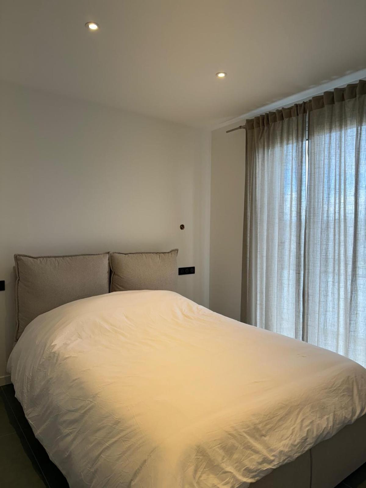 Modern & White - T3 60m2 - Parking Prive - Wifi - Netflix Apartment *
