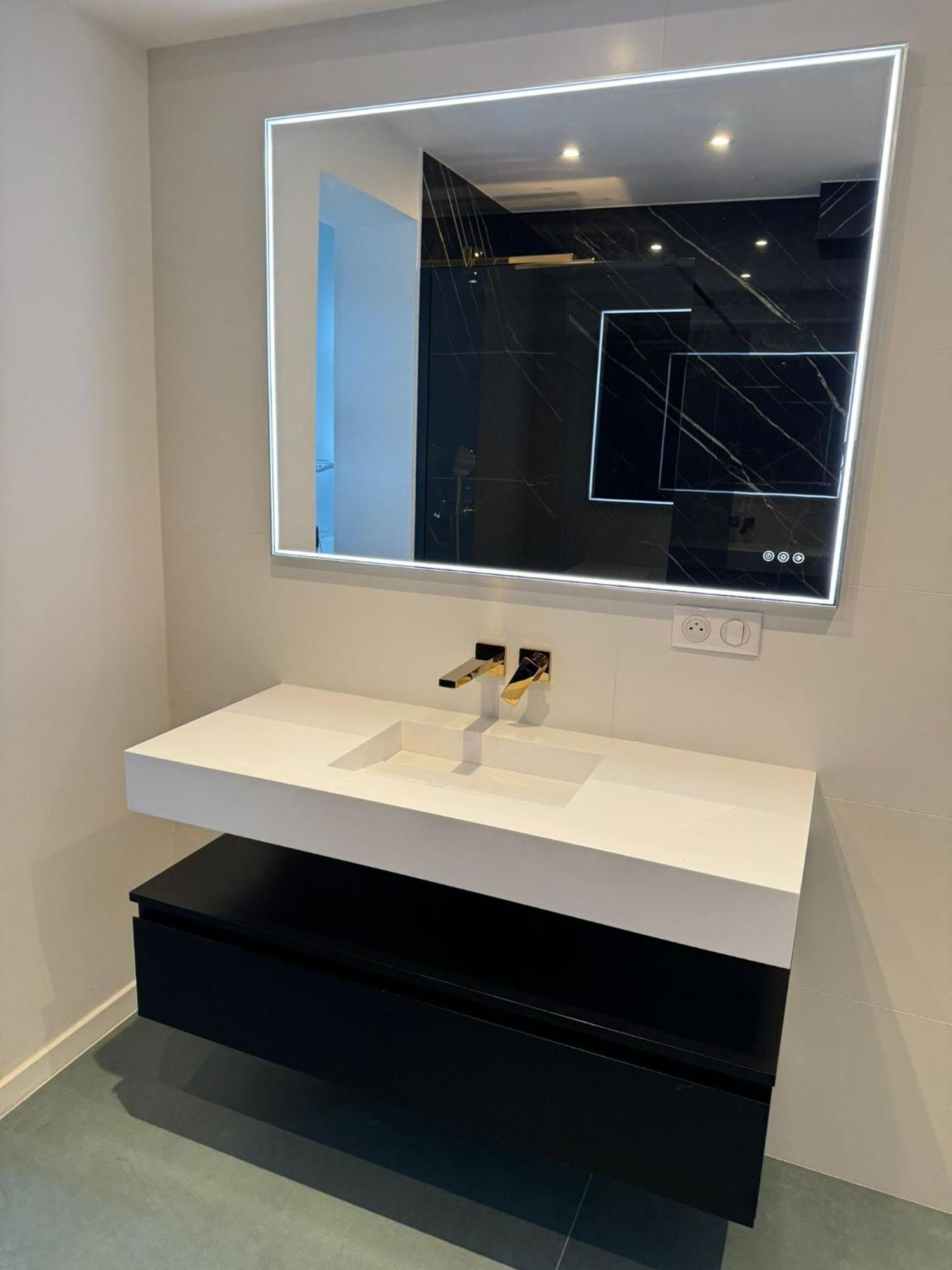 Modern & White - T3 60m2 - Parking Prive - Wifi - Netflix Apartment